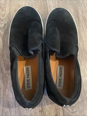 Steve Madden Gills Black Suede Slip-On Loafers size 7.5